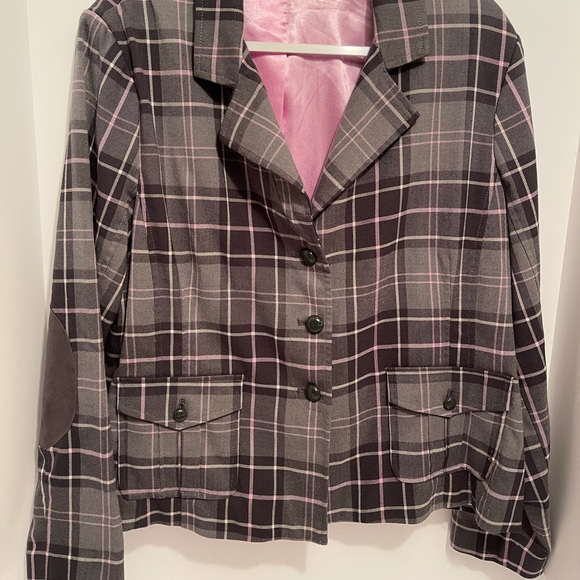 Women’s blazer, size Xl, Joan Rivers, pink/gray plaid. 3 button closure